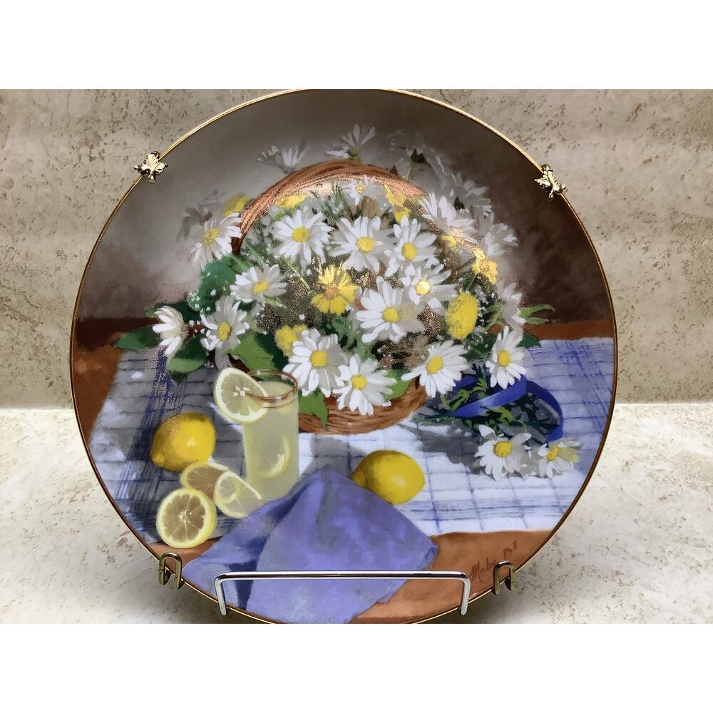 1988 Daisies - Flowers of Your Garden Series - W.S. George Collectors Plate